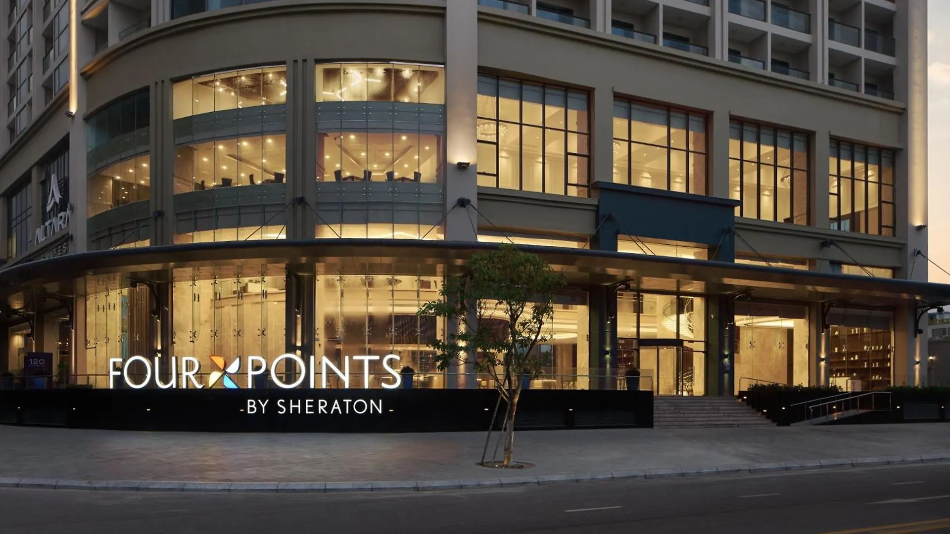 Отель Four Points By Sheraton Danang