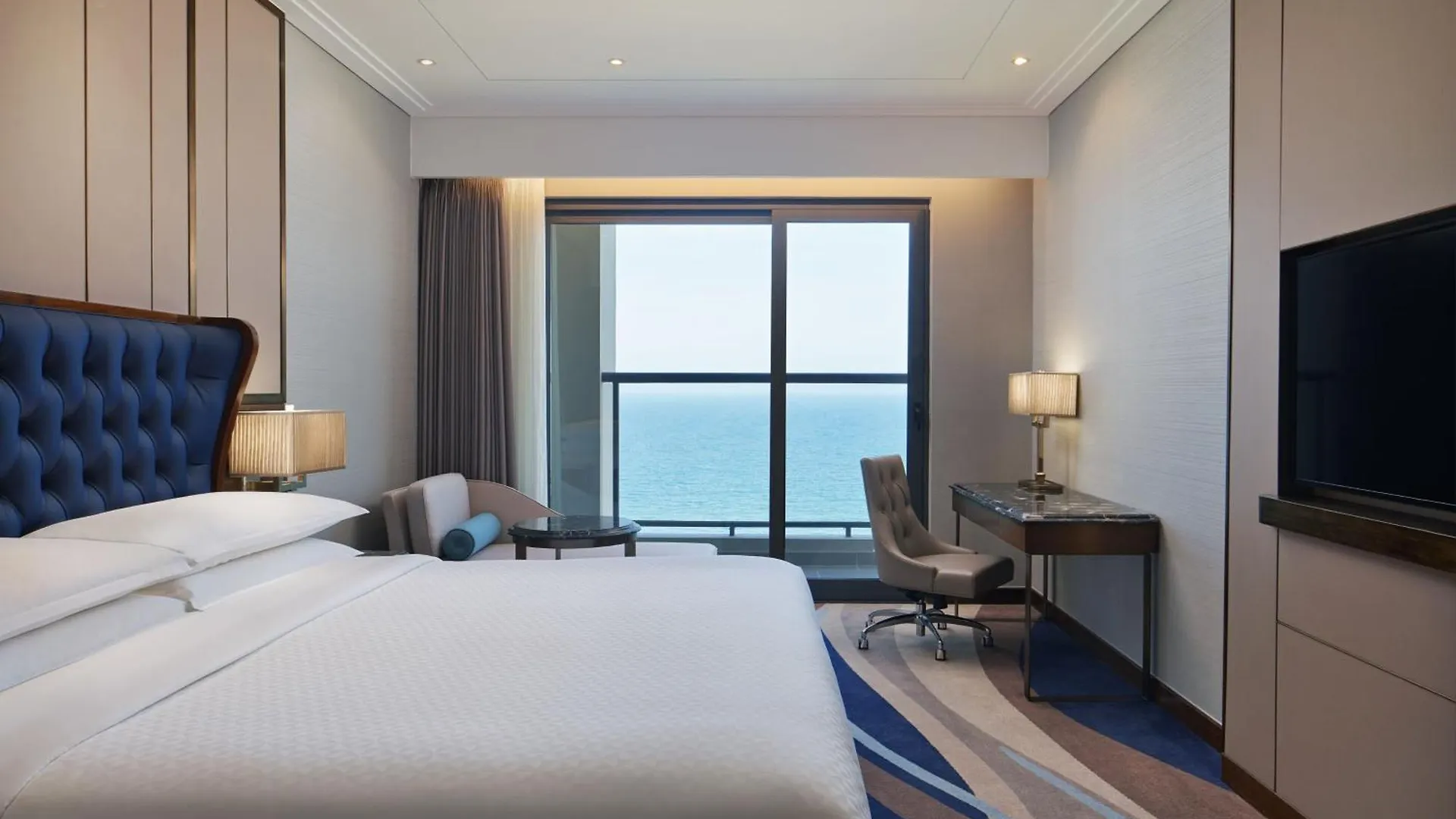 Four Points By Sheraton Danang 5*, Da Nang Vietnam
